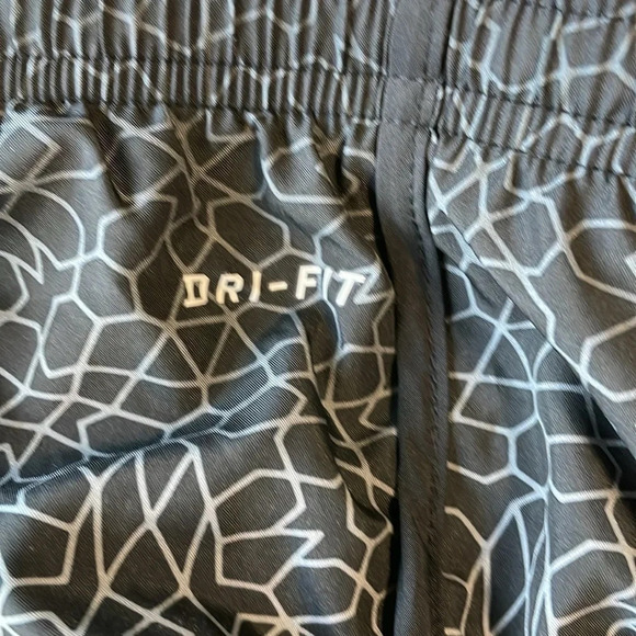 Nike Dri-Fit geometric print running shorts size small - Picture 7 of 8